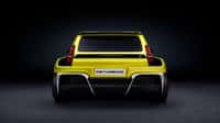 La R5 E-Tech présente de larges « hanches » dans sa version Turbo 3E de 500 chevaux. © Renault